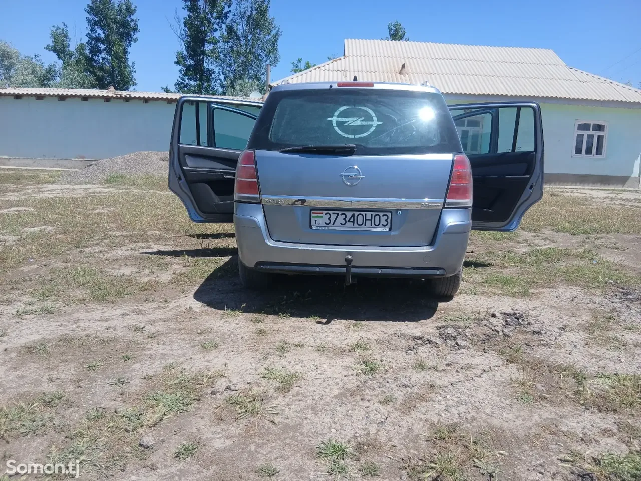 Opel Zafira 2006 · 2.2 MT