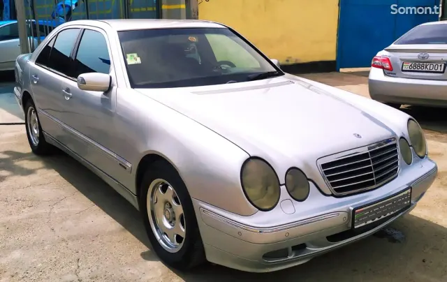 Mercedes-Benz E class 2001 · 3.2 AT
