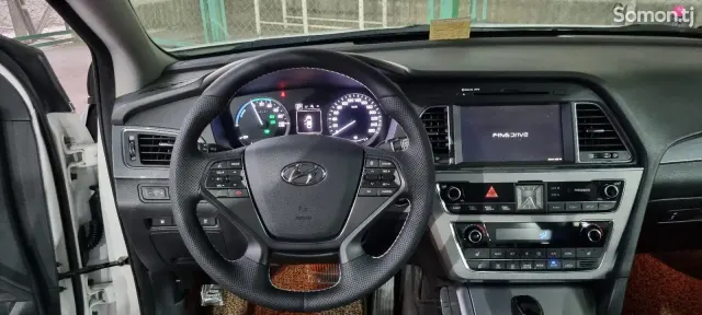 Hyundai Sonata 2015 · 2.0 AT