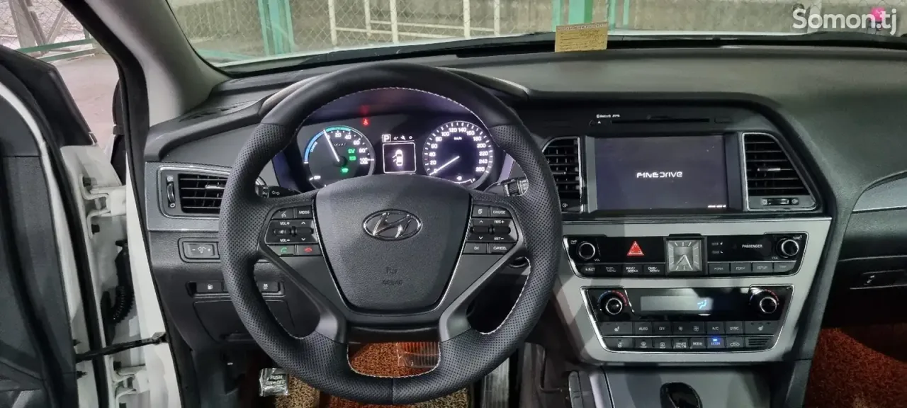 Hyundai Sonata 2015 · 2.0 AT