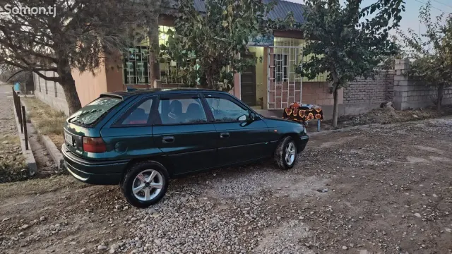 Opel Astra F 1997 · 1.6 MT