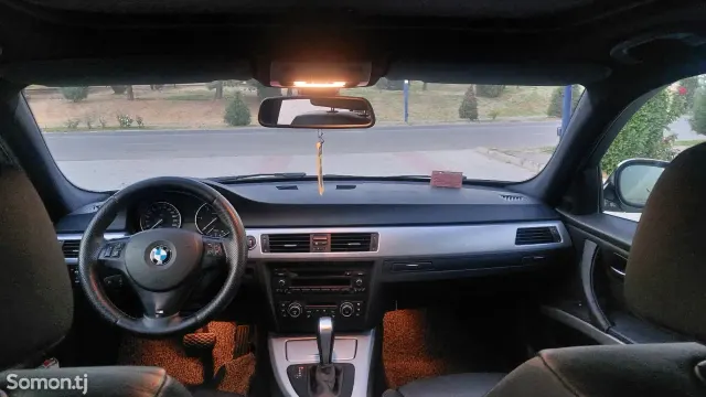 BMW 3 series 2010 · 2.0 AT