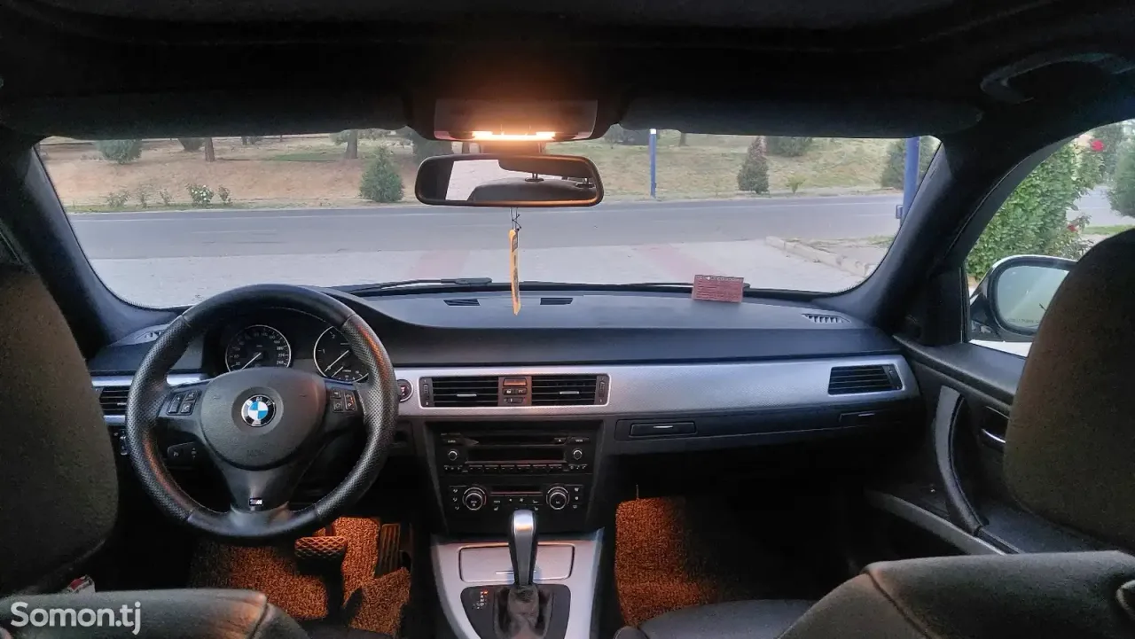 BMW 3 series 2010 · 2.0 AT