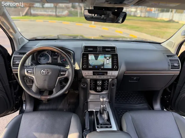 Toyota Land Cruiser Prado 2022 · 3.0 AT