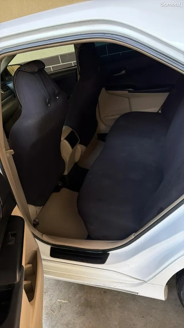 Toyota Camry 2012 · 2.5 AT
