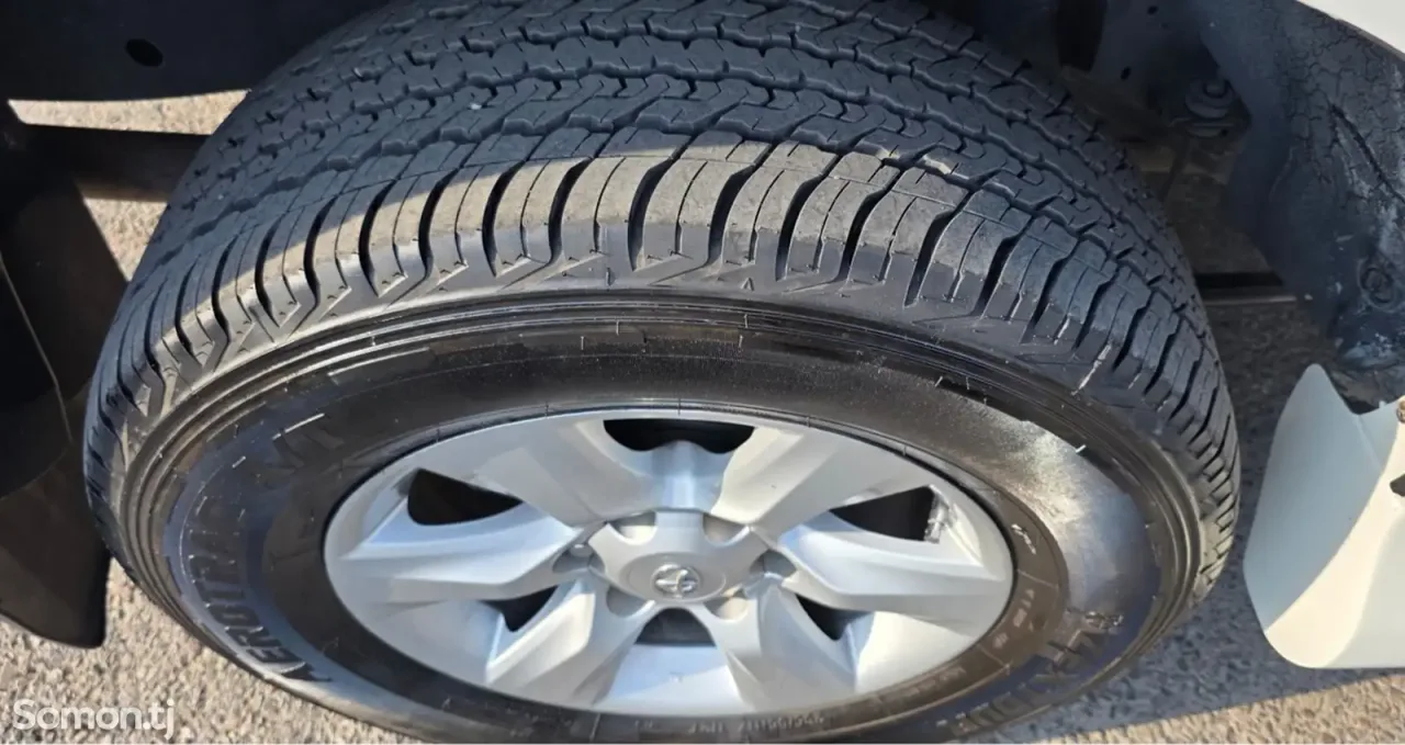 Toyota Land Cruiser Prado 2013 · 4.0 AT