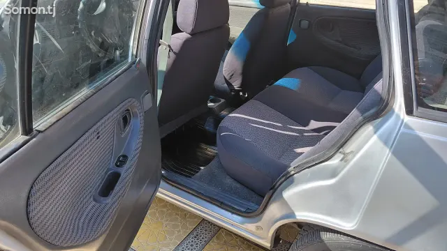 Daewoo Nexia 1995 · 1.6 MT