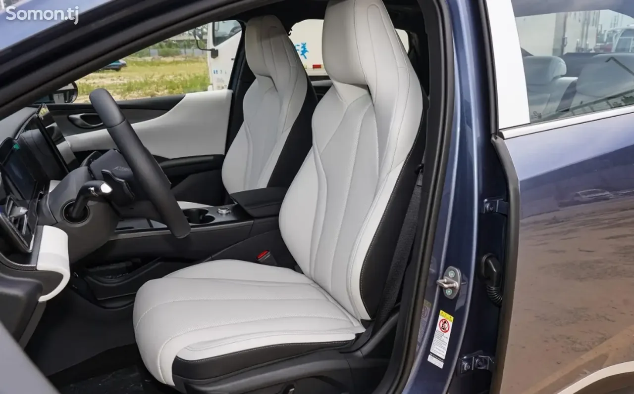 BYD Seal 2025 · AT