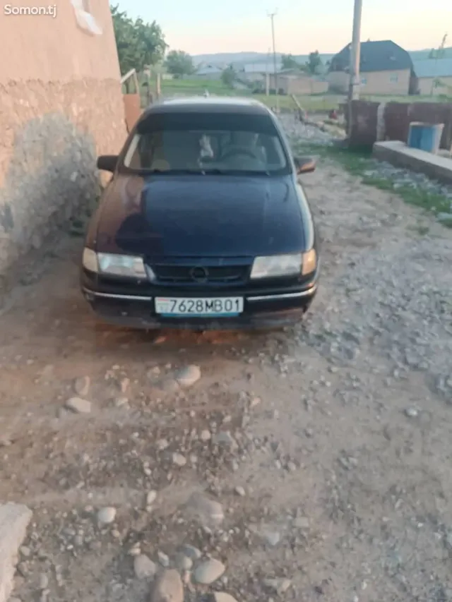 Opel Vectra A 1994 · 1.8 MT