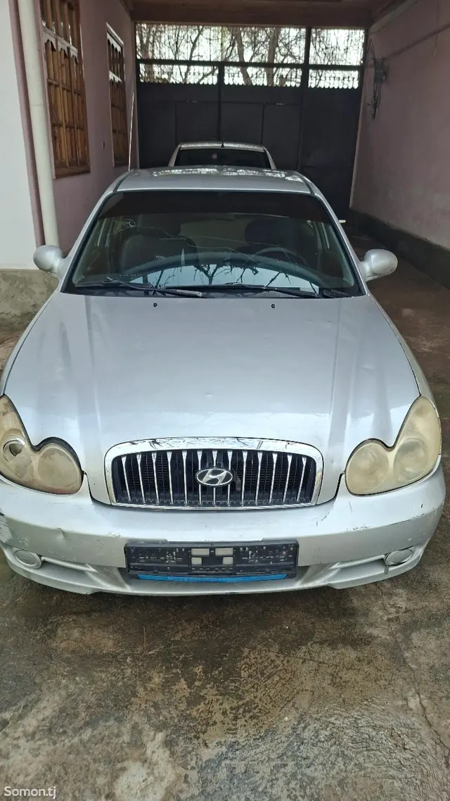 Hyundai Sonata 2003 · 1.6 MT