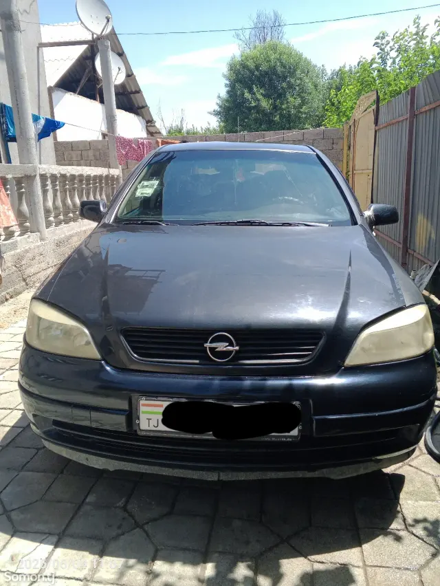 Opel Astra G 1998 · 1.6 MT