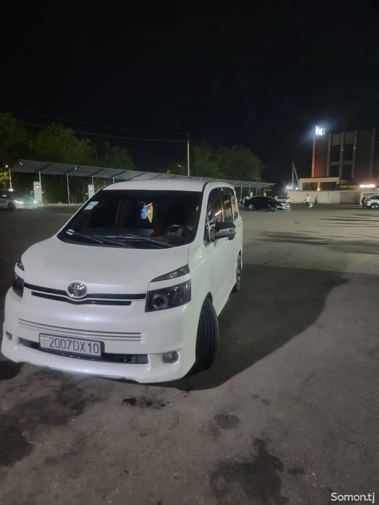 Toyota Voxy 2008 · 2.0 AT