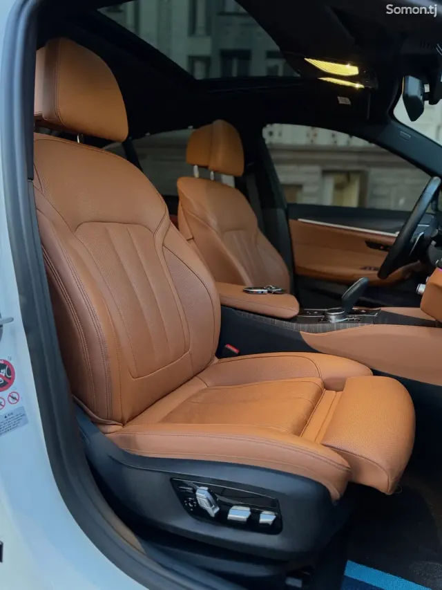 BMW 5 series 2018 · 2.0 AT
