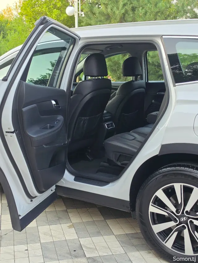 Hyundai Santa Fe 2021 · 2.5 AT