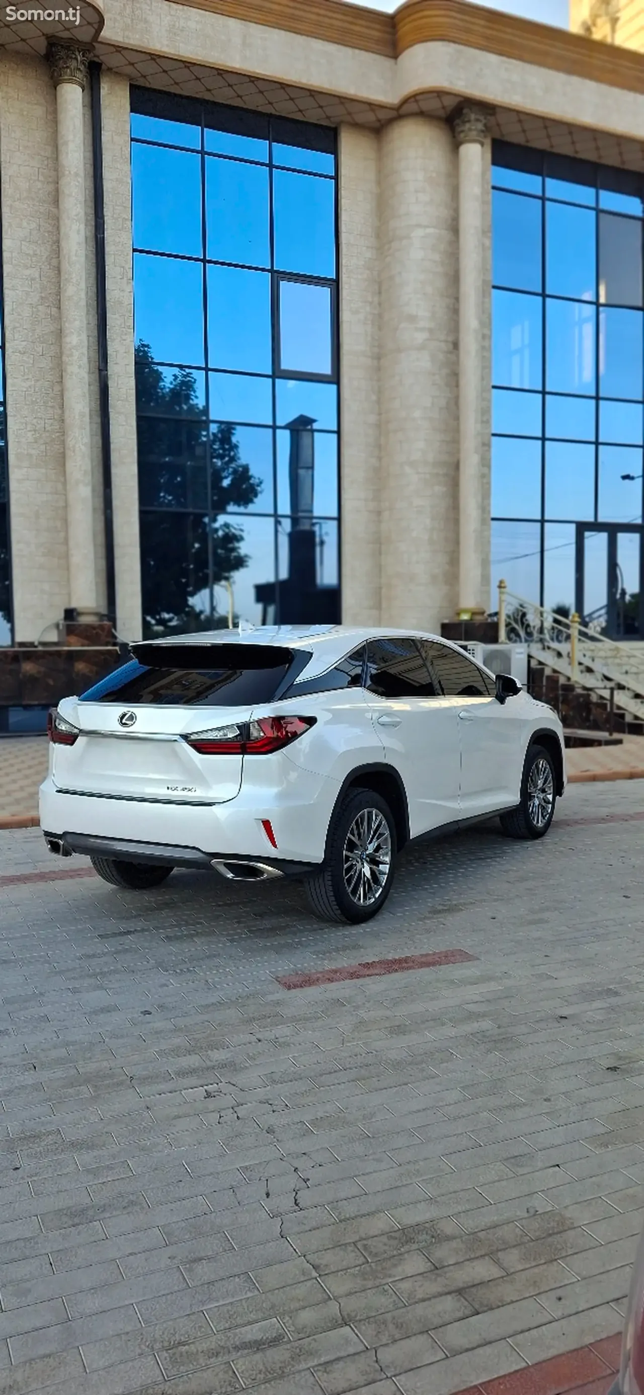 Lexus RX series 2017 · 3.5 AT