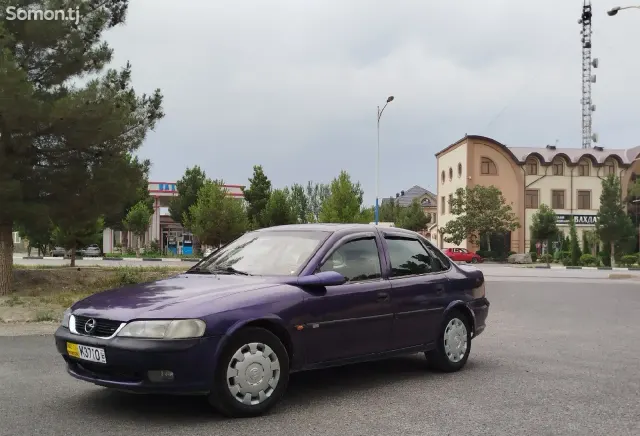 Opel Vectra B 1996 · 1.6 MT