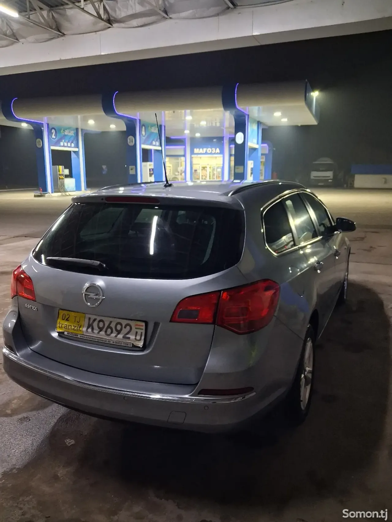 Opel Astra J 2014 · 1.4 MT