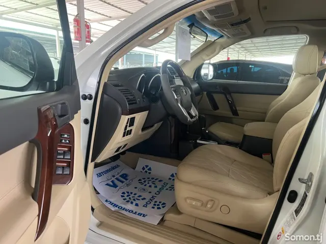 Toyota Land Cruiser Prado 2015 · 4.0 AT