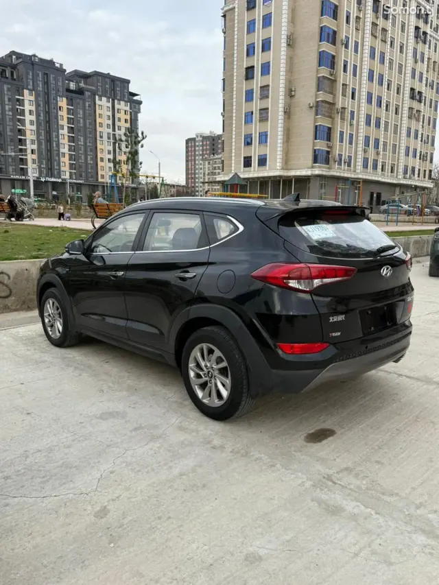 Hyundai Tucson 2017 · 1.6 AT