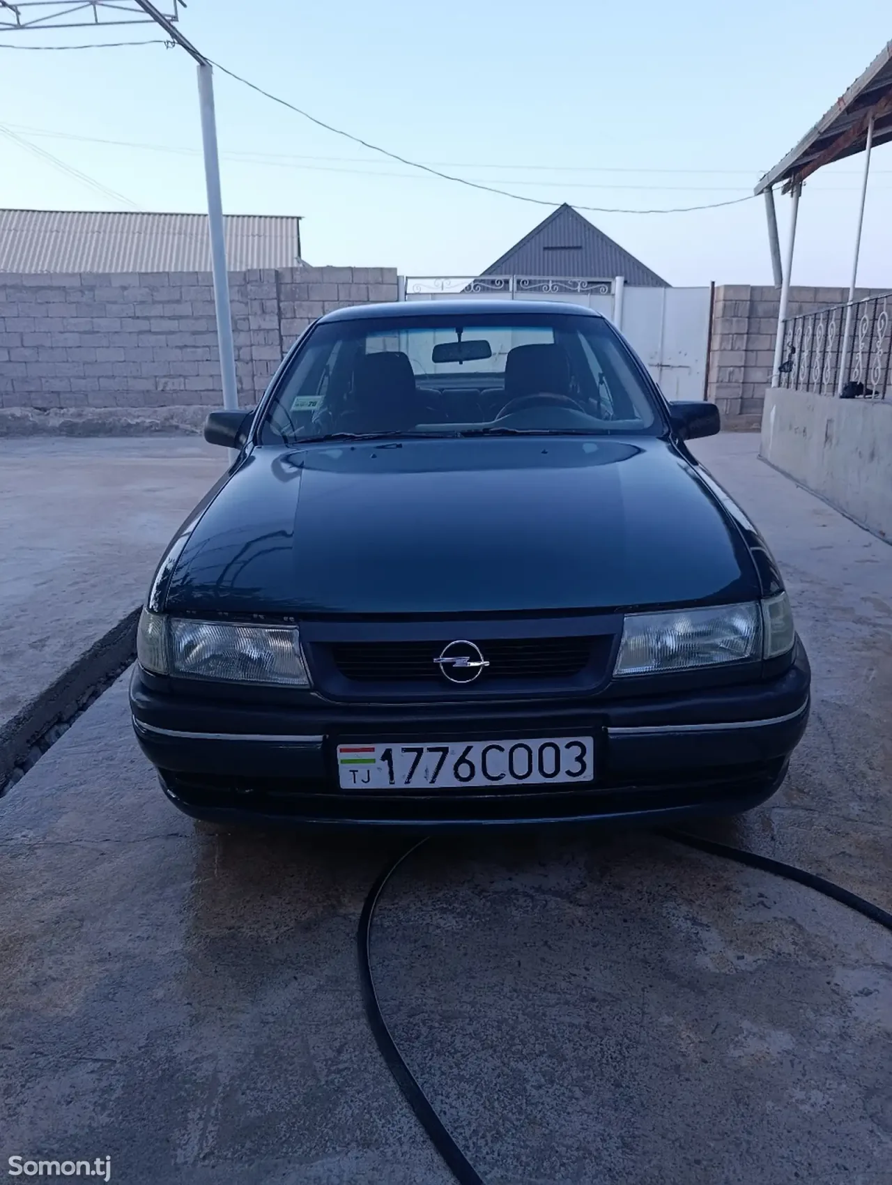 Opel Vectra B 1995 · 0.6 MT