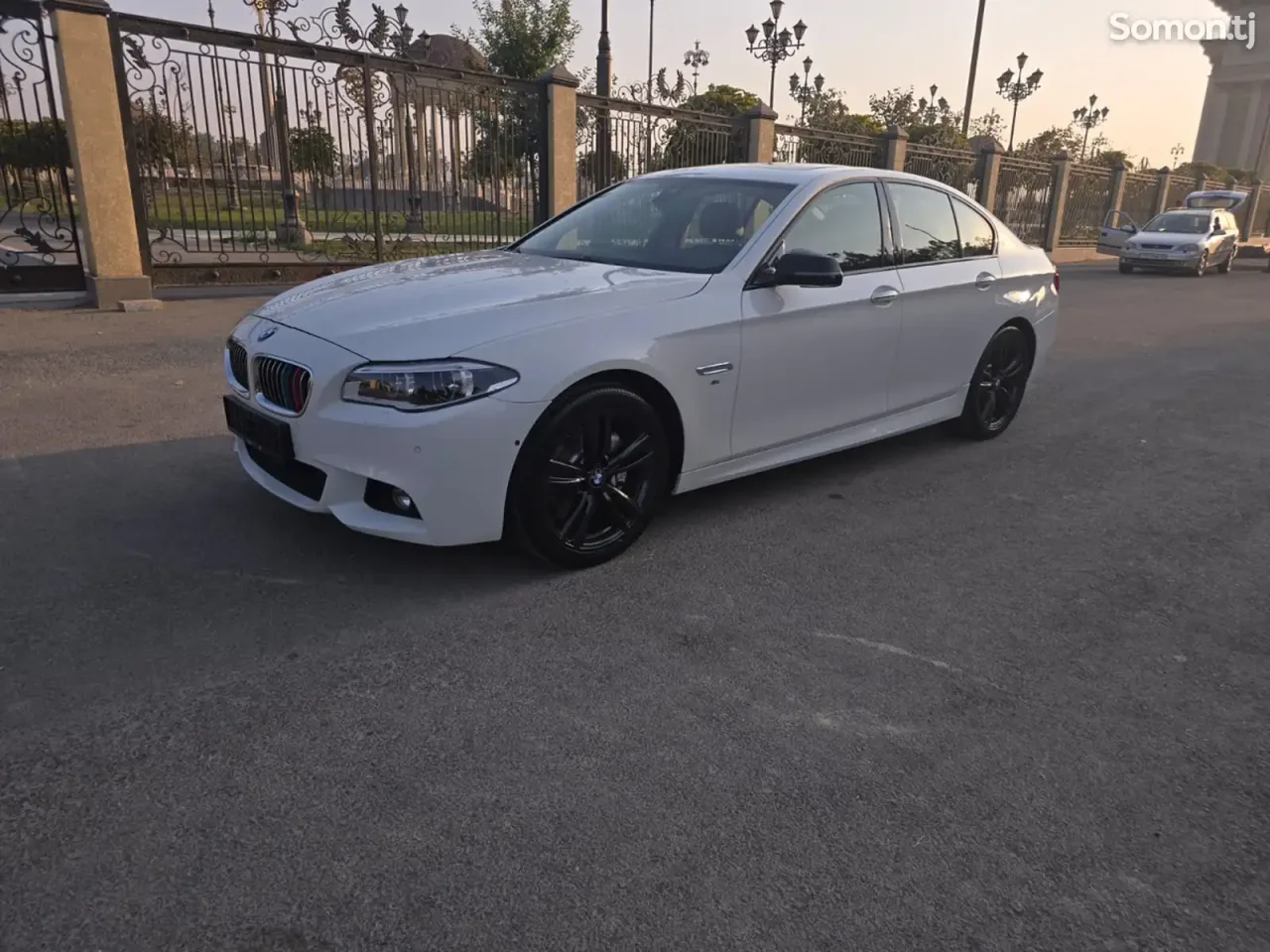 BMW 5 series 2015 · 3.0 AT