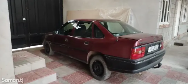 Opel Vectra A 1995 · 1.6 MT