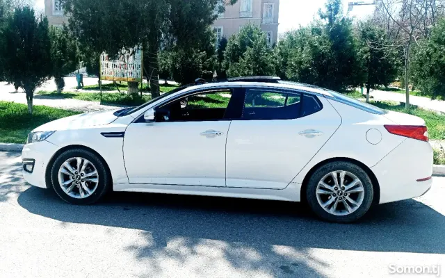 Kia K5 2011 · 2.0 AT