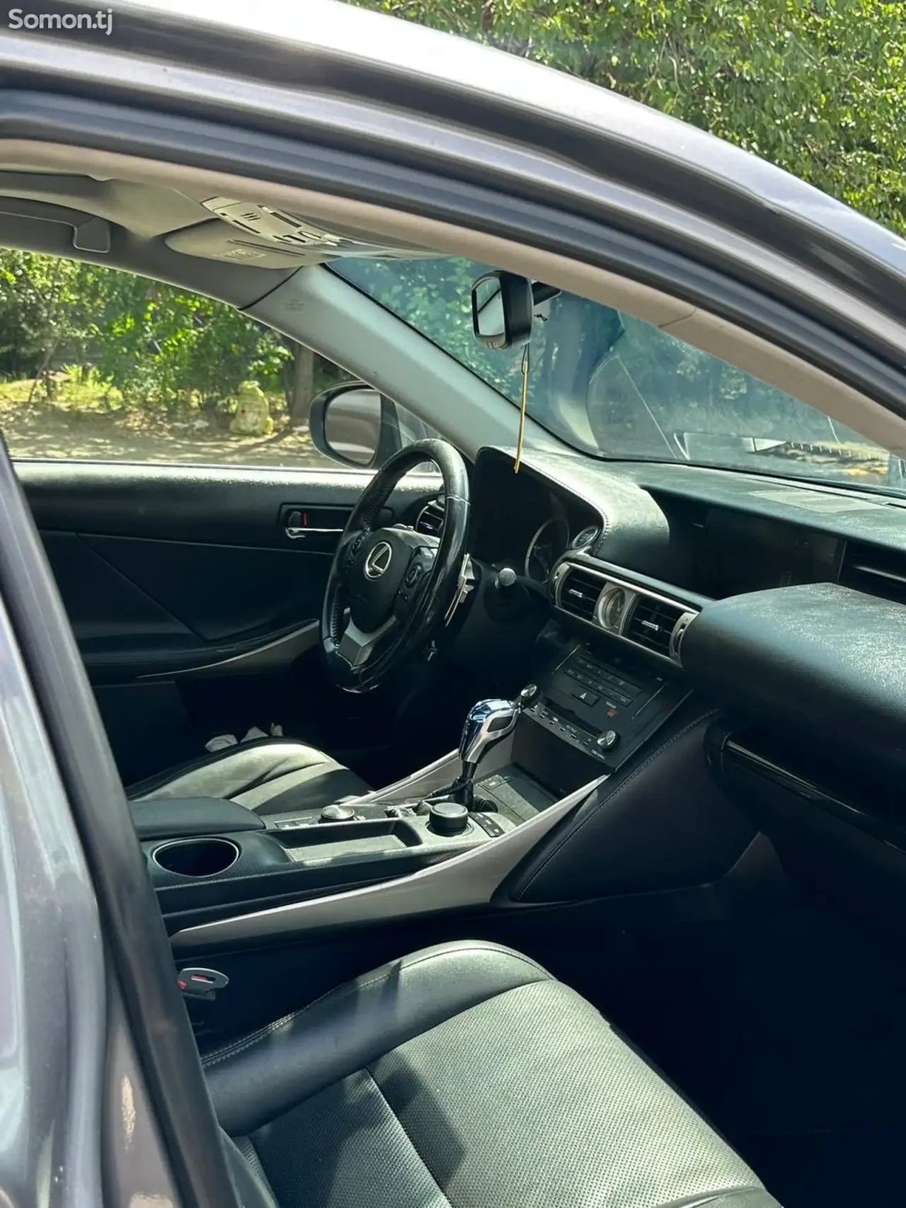 Lexus IS series 2015 · 2.5 AT