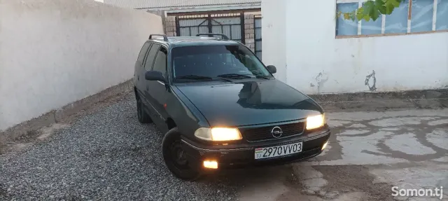 Opel Astra F 1997 · 1.6 MT