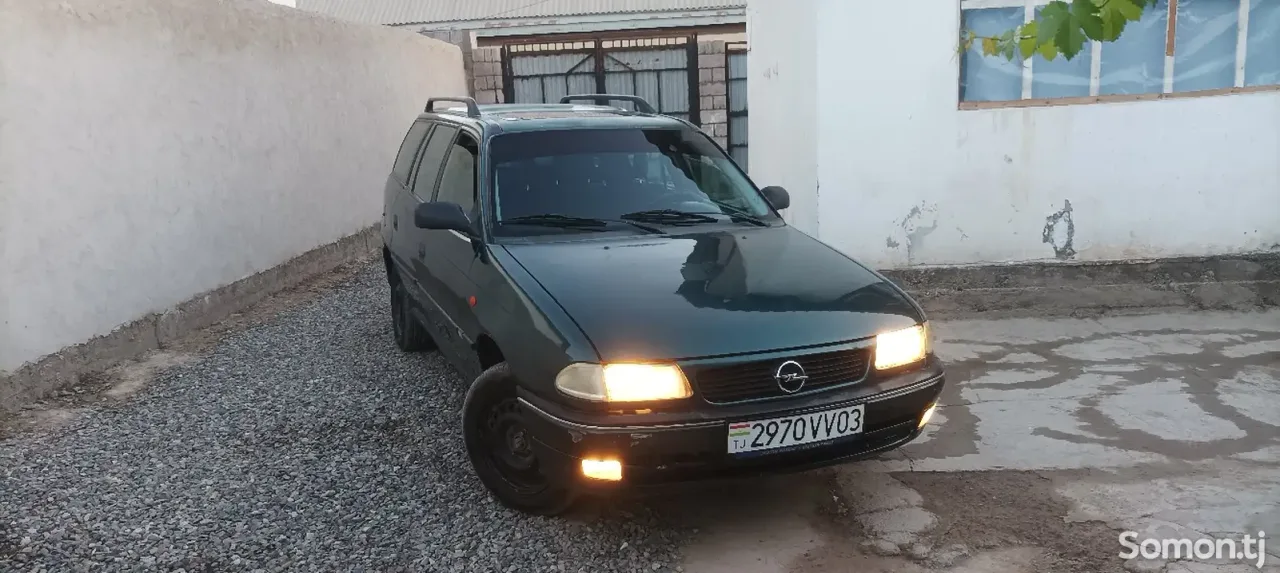 Opel Astra F 1997 · 1.6 MT