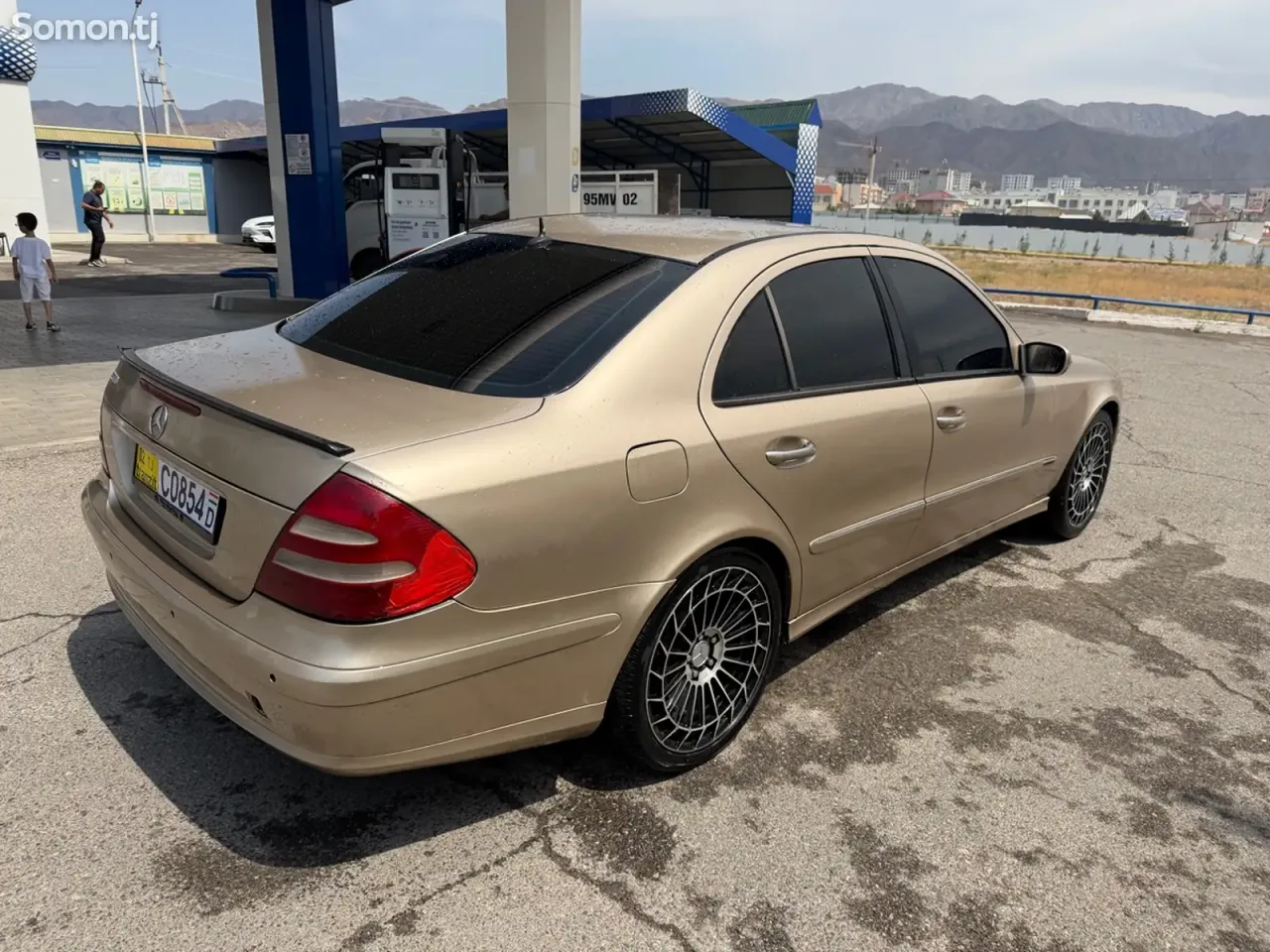 Mercedes-Benz E class 2004 · 2.2 AT
