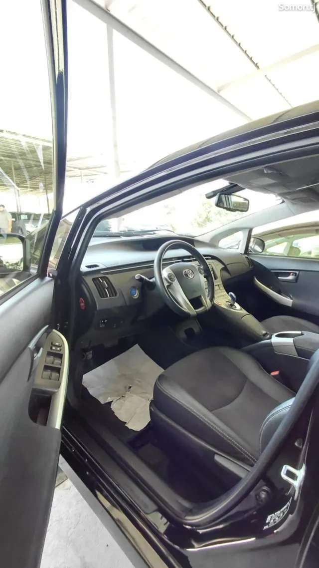 Toyota Prius 2014 · 1.8 CVT