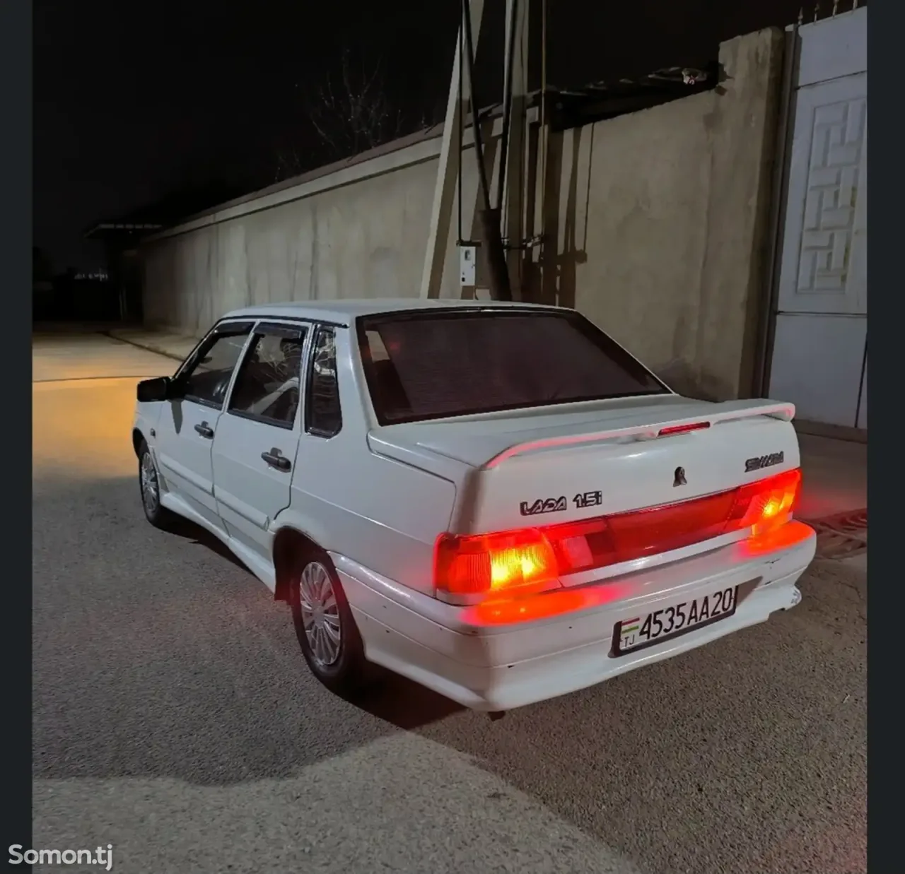 Lada (ВАЗ) 2115 2001 · 1.6 MT