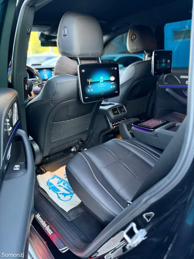 Mercedes-Benz GLS 2023 · 5.8 AT