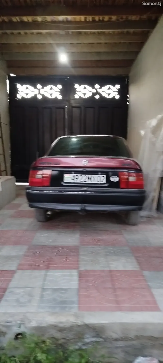 Opel Vectra A 1995 · 1.6 MT