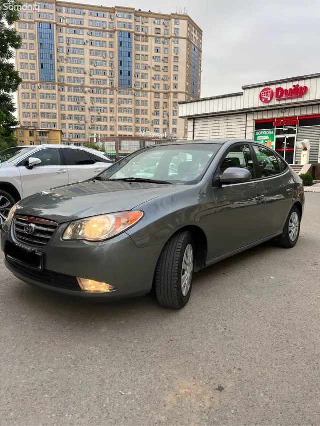 Hyundai Elantra 2010 · 1.6 AT