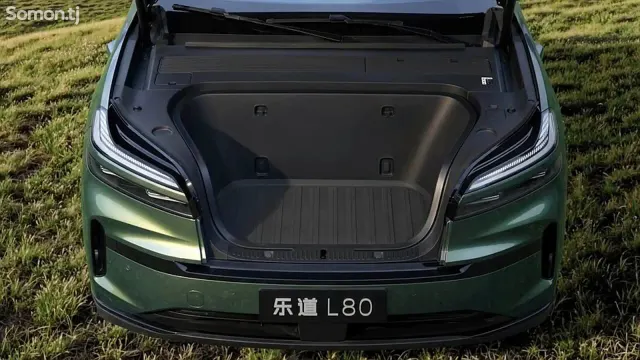 Li Auto (Lixiang) L8 2026 · AT