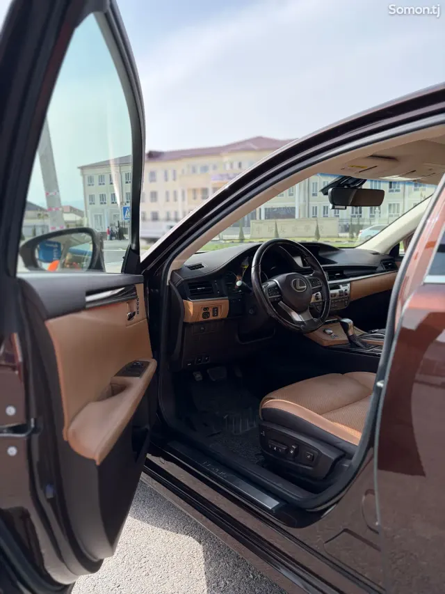 Lexus ES series 2016 · 3.0 AT