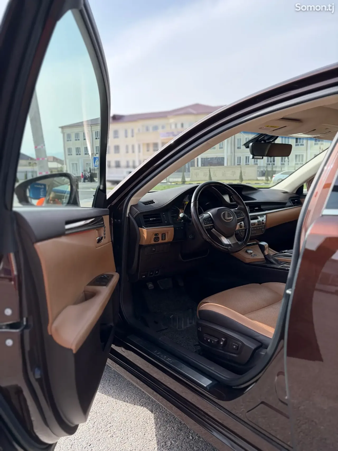 Lexus ES series 2016 · 3.0 AT