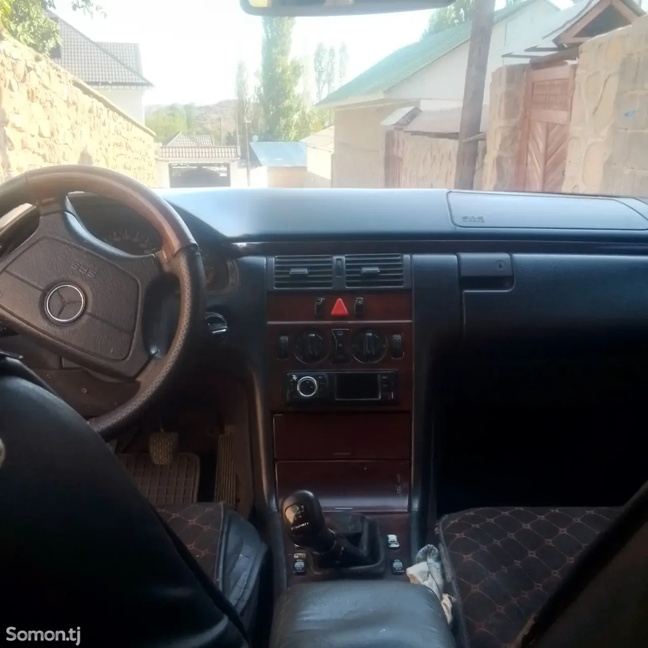 Mercedes-Benz E class 1996 · 2.0 MT