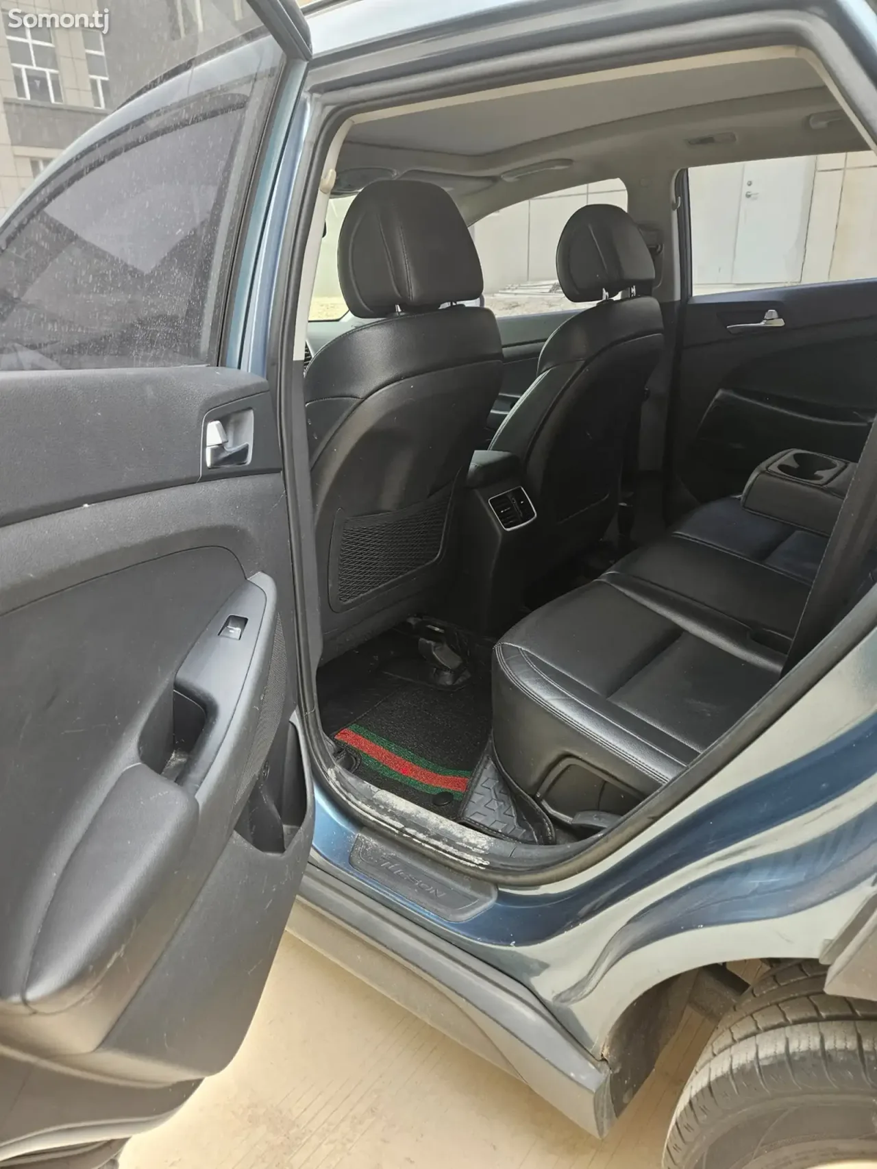 Hyundai Tucson 2015 · 1.6 AT