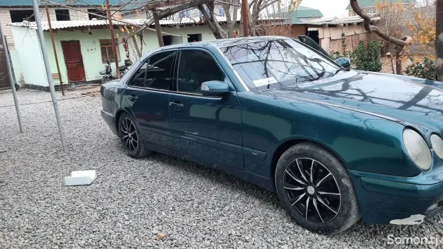 Mercedes-Benz E class 2000 · 2.3 MT