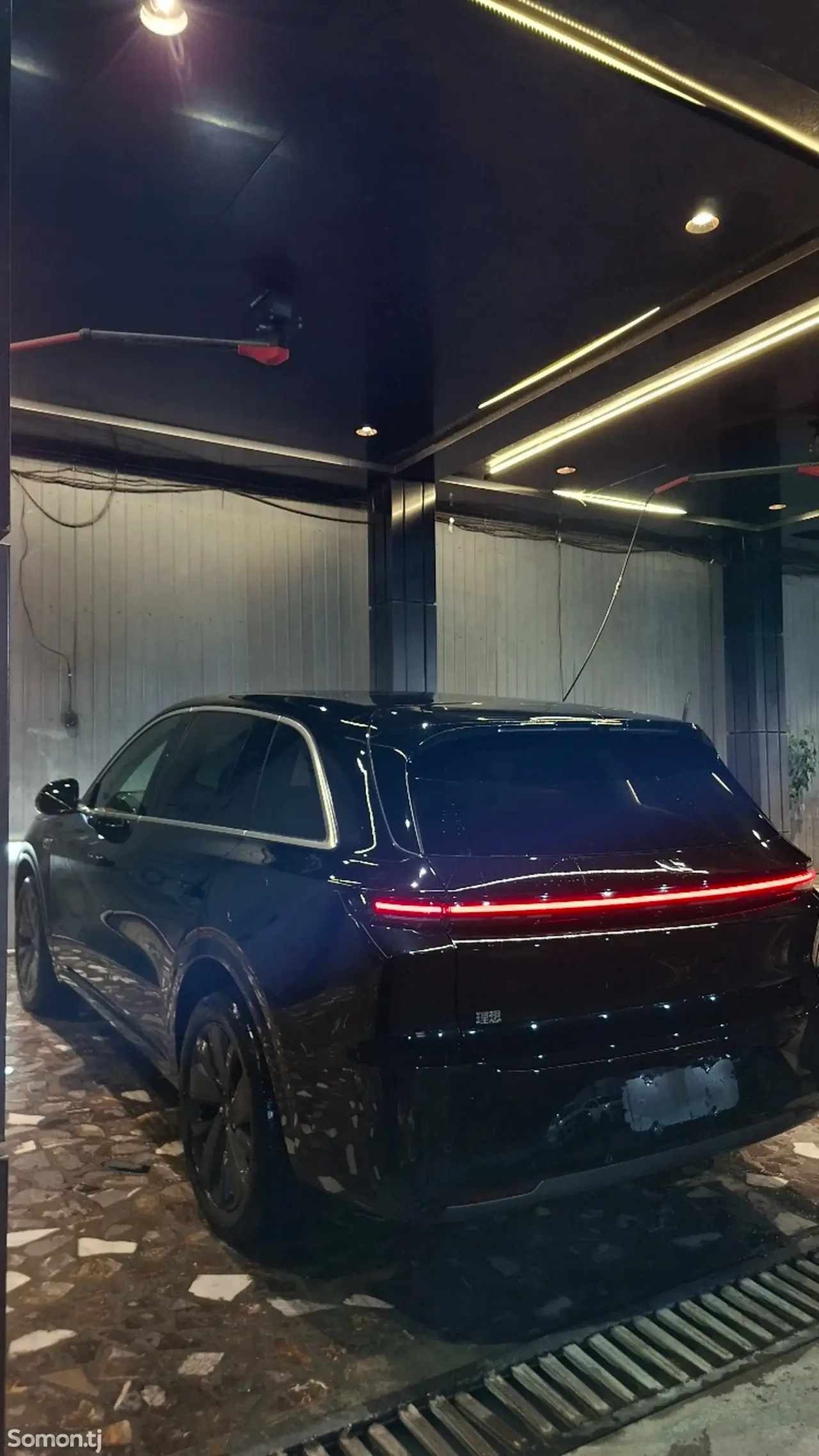 Li Auto (Lixiang) L6 2026 · AT