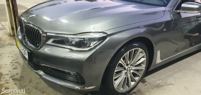BMW 7 series 2017 · 3.0 CVT