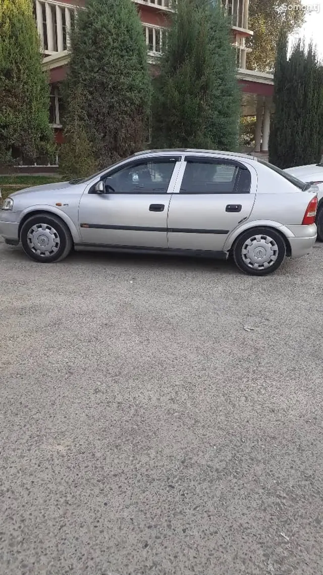 Opel Astra G 1998 · 1.6 MT