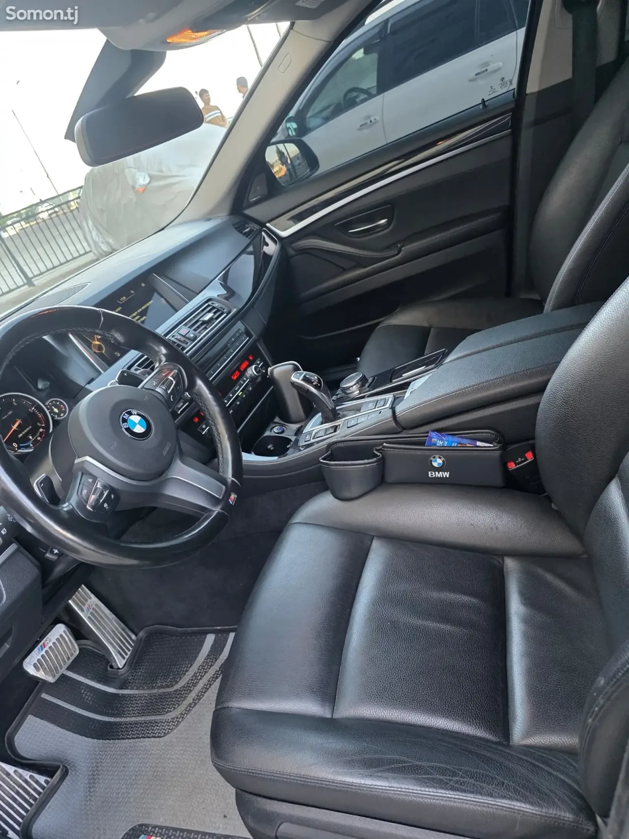 BMW 5 series 2016 · 3.0 AT