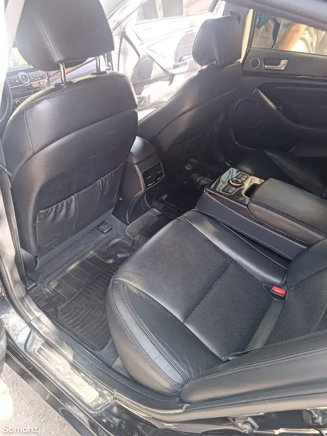 Kia K7 2013 · 2.4 AT