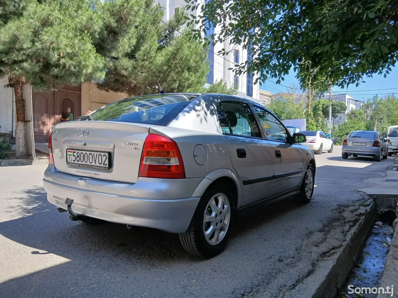 Opel Astra G 1998 · 1.6 MT