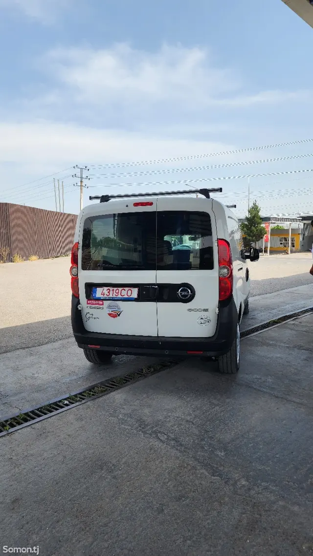 Opel Combo 2016 · 1.3 MT