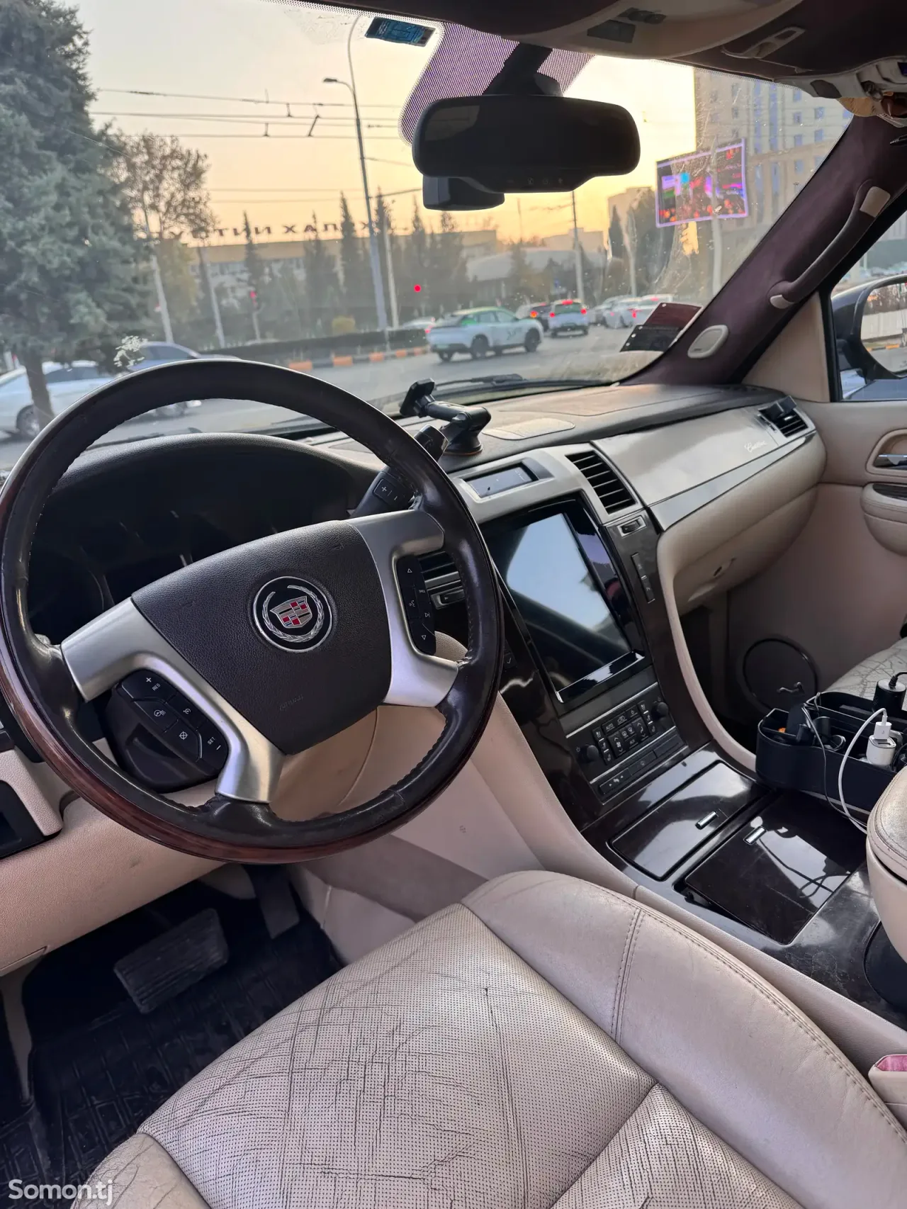 Cadillac Другая модель 2007 · 6.2 AT